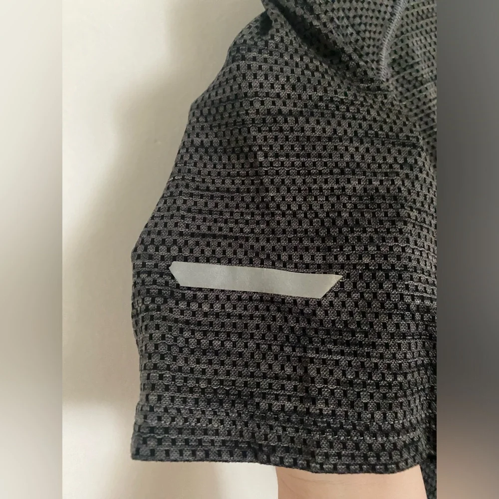 CHAMPION Men’s Grey Mesh Quick-Dry Running Shirt, Medium! - Picture 3 of 5